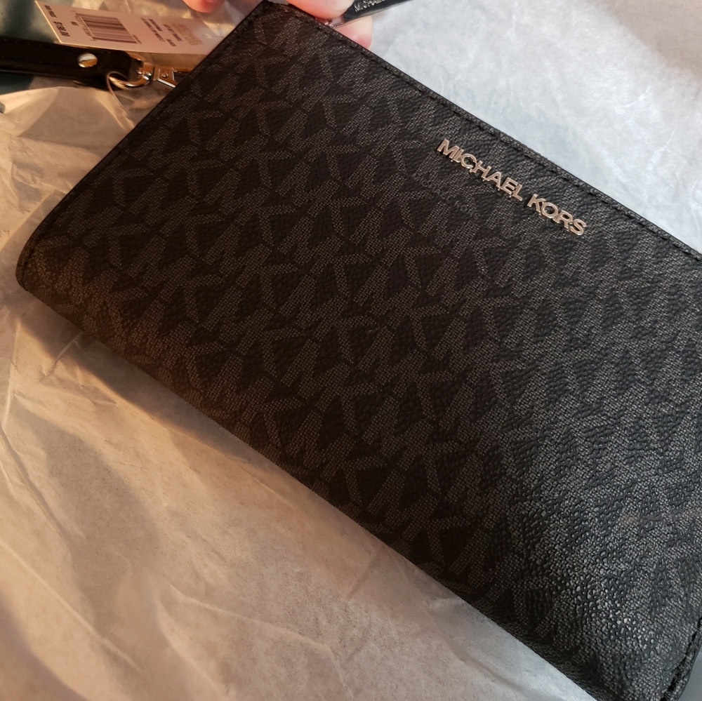 Michael Kors leather wallet with removable strap